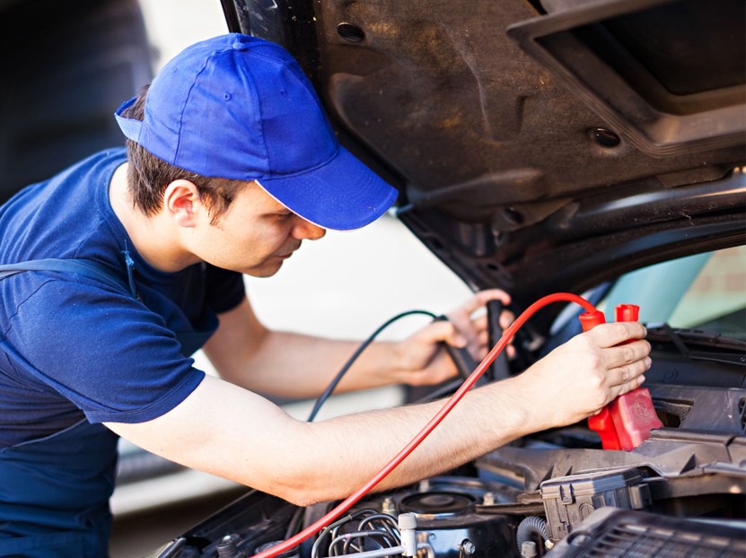 Elektryk samochodowy